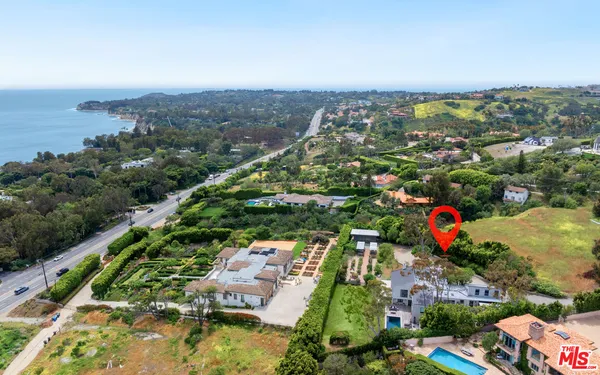 $8,250,000 | 27860 Winding Way, Malibu, CA 90265