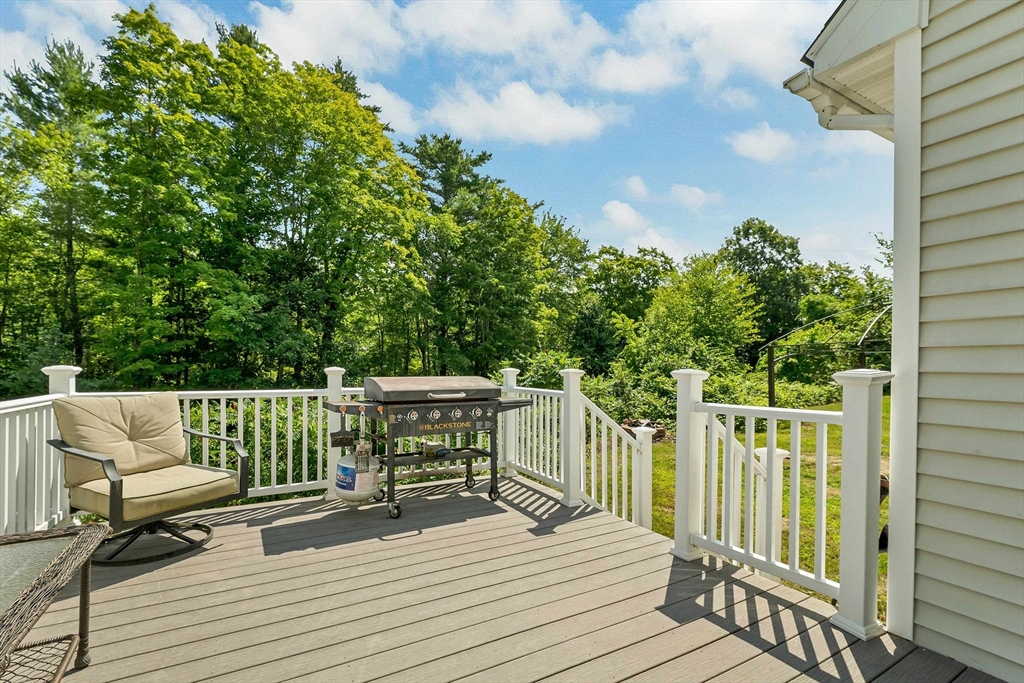 197 Grapevine Road Dunbarton, NH 03046 - Photo 10 of 24 Gallery Image 10
