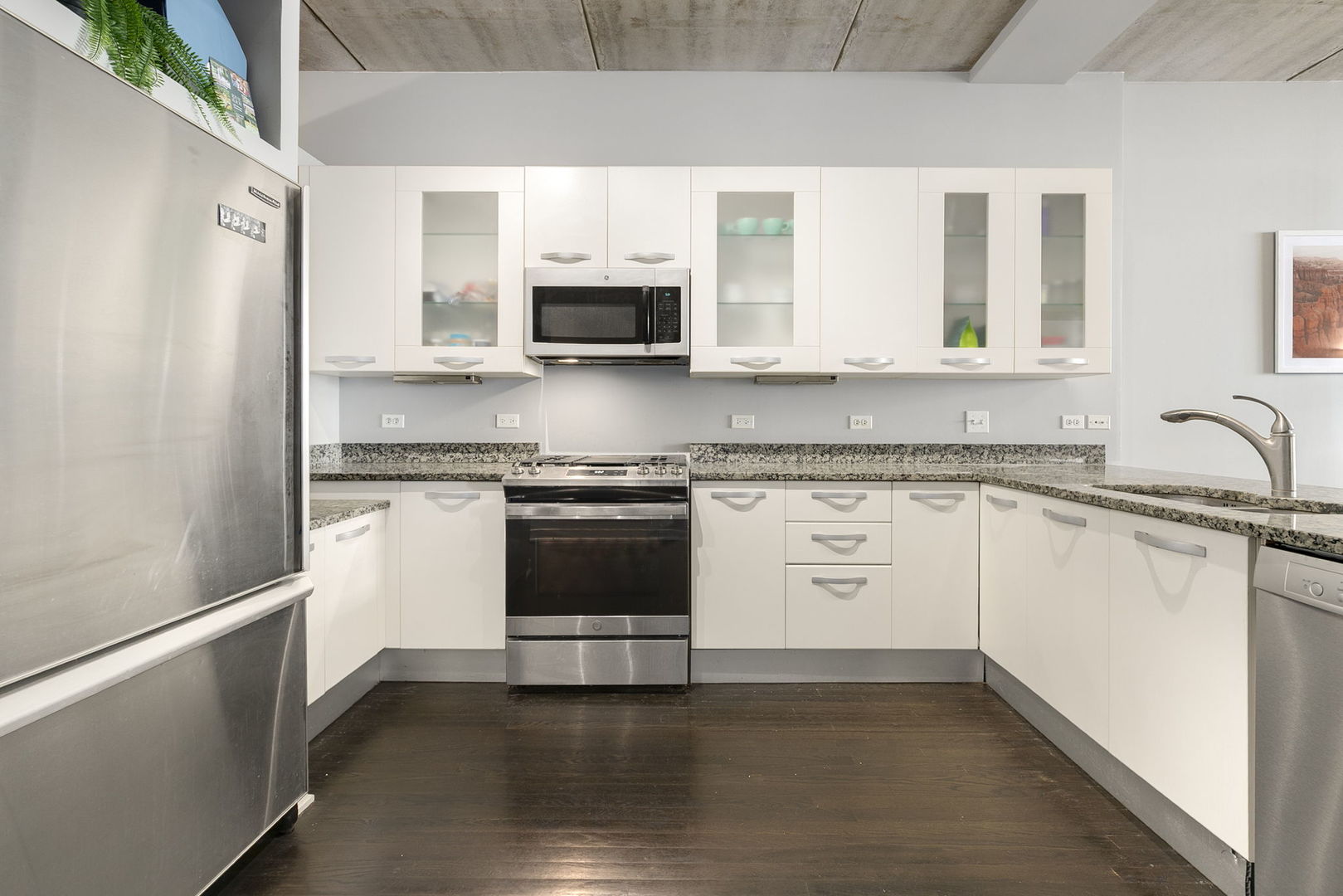 5430 North Sheridan Road, Unit 403 Chicago, IL 60640 - Photo 8 of 19 Gallery Image 8