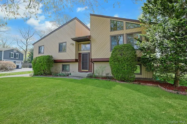 $749,000 | 973 Tilton Road, Valley Cottage, NY 10989