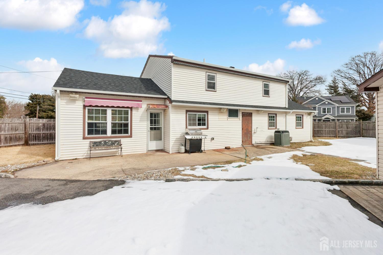 32 Glenville Road Edison, NJ 08817 - Photo 1 of 25