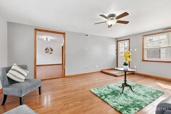 $649,999 | 32 Glenville Road, Edison, NJ 08817