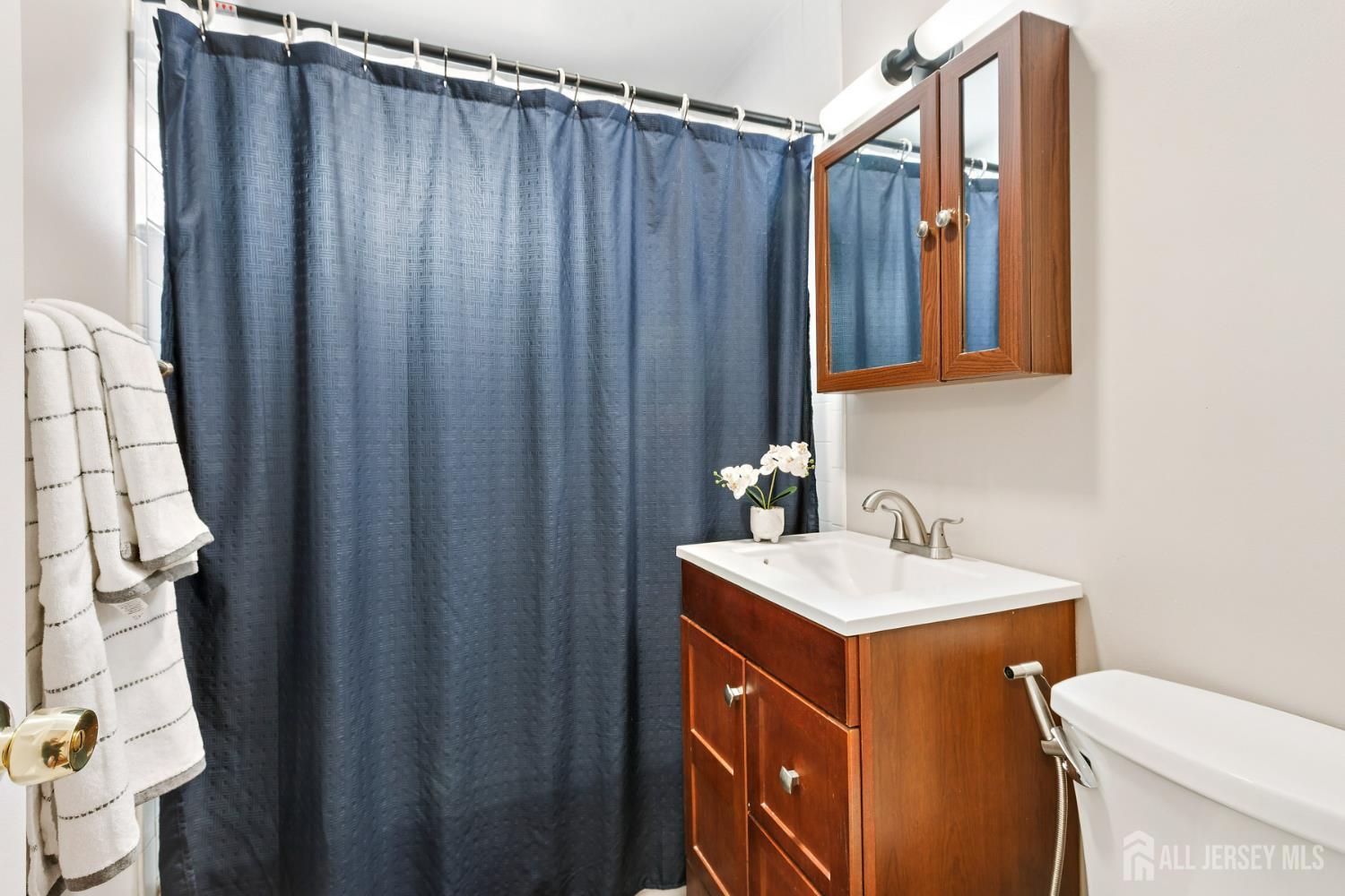 32 Glenville Road Edison, NJ 08817 - Photo 15 of 25