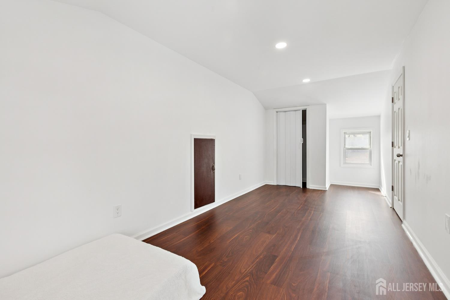 32 Glenville Road Edison, NJ 08817 - Photo 22 of 25