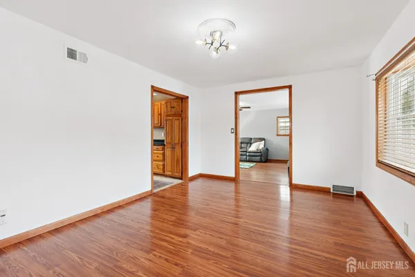 $649,999 | 32 Glenville Road, Edison, NJ 08817