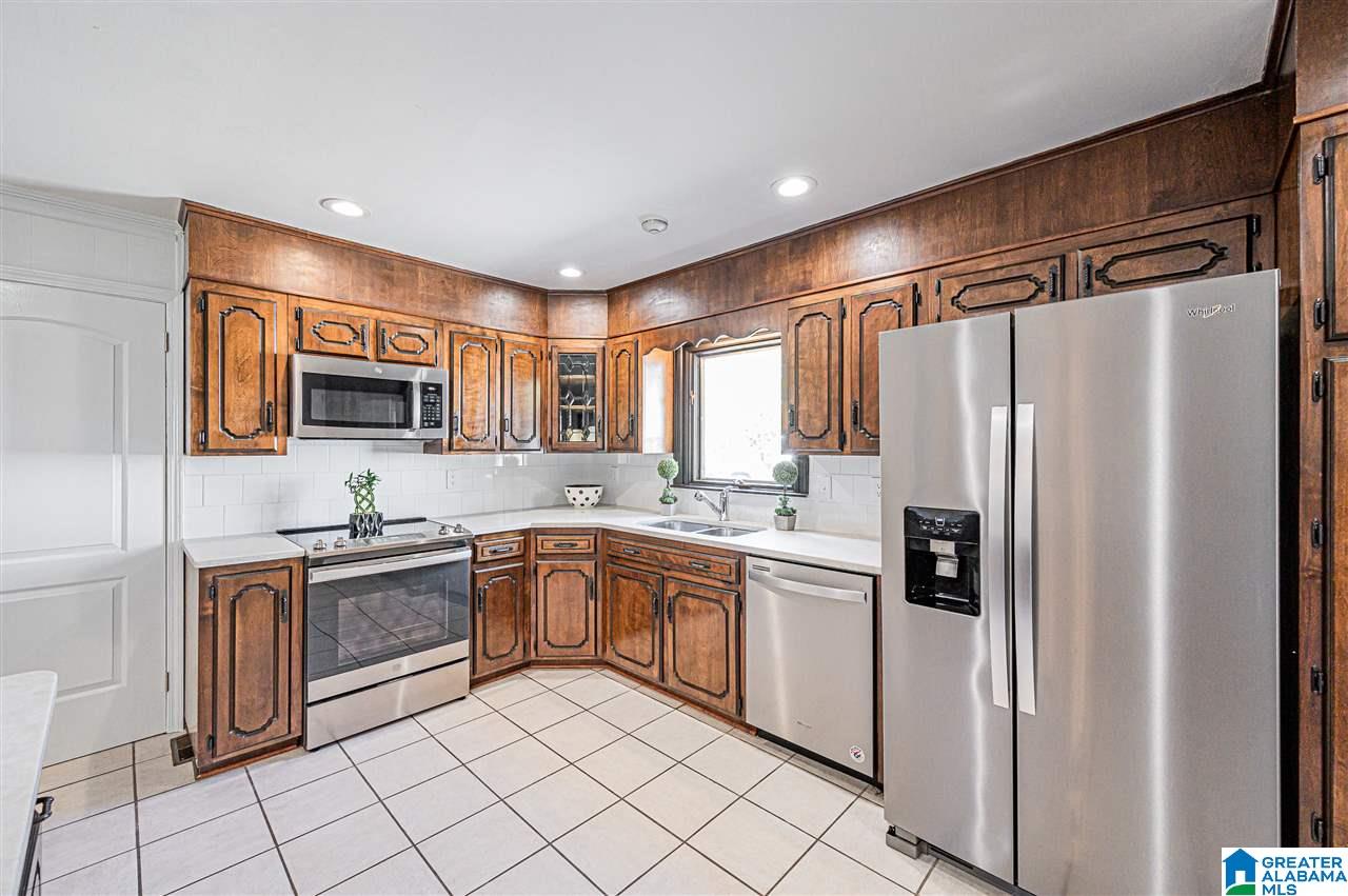 1834 Canyon Road Birmingham, AL 35216 - Photo 13 of 39