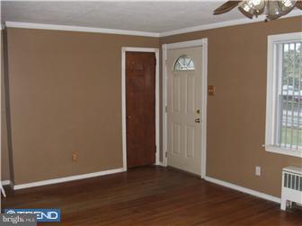 2820 East County Line Road Hatboro, PA 19040 - Photo 4 of 12 Living Room