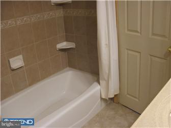 2820 East County Line Road Hatboro, PA 19040 - Photo 7 of 12 Bathroom