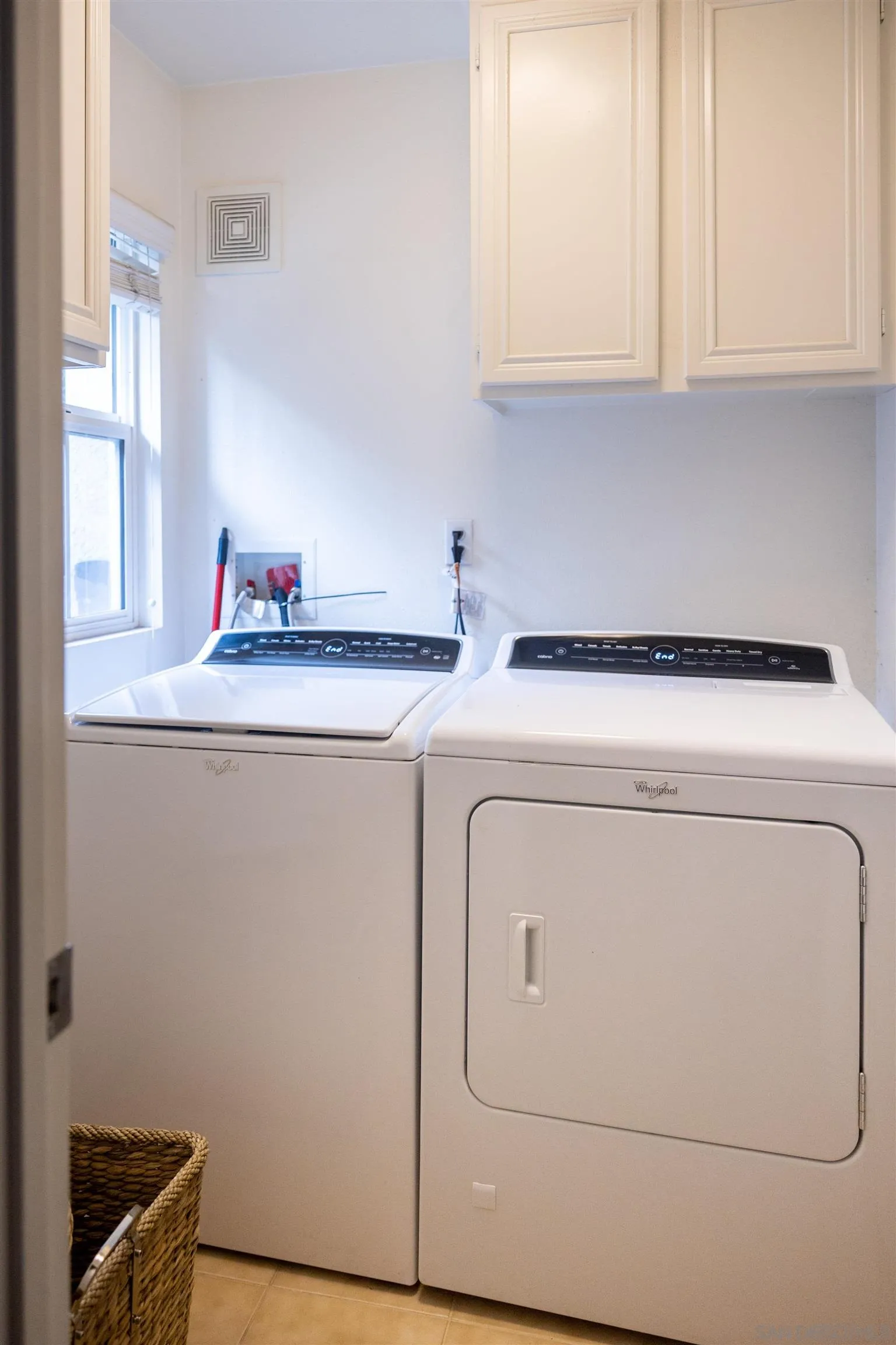 30 Via Sovana Santee, CA 92071 - Photo 22 of 23 a utility room with dryer and washer