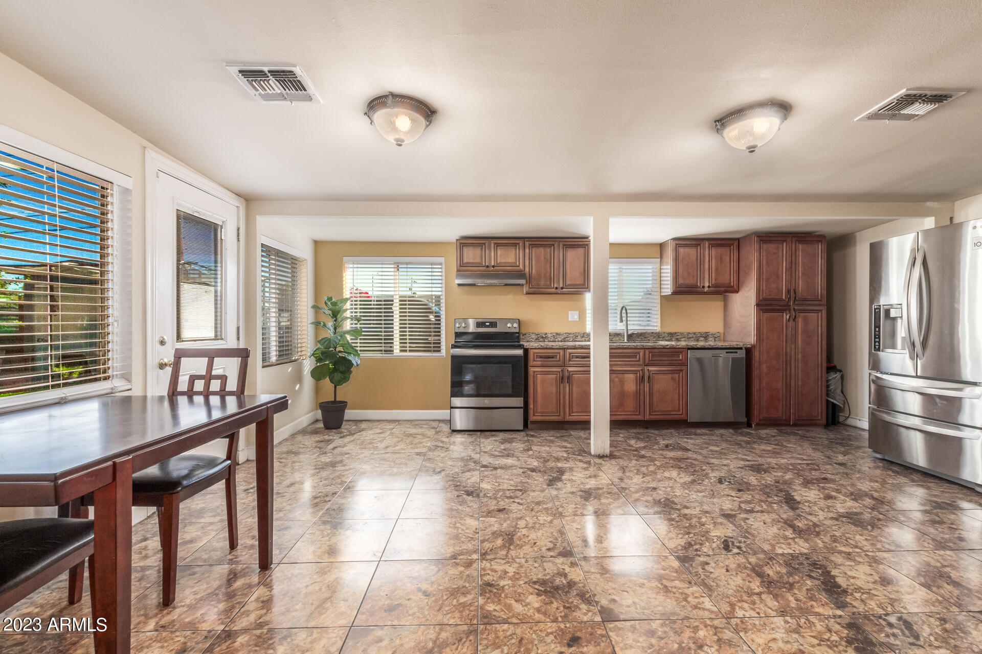 2321 West Osborn Road Phoenix, AZ 85015 - Photo 6 of 29 08 - Osborn