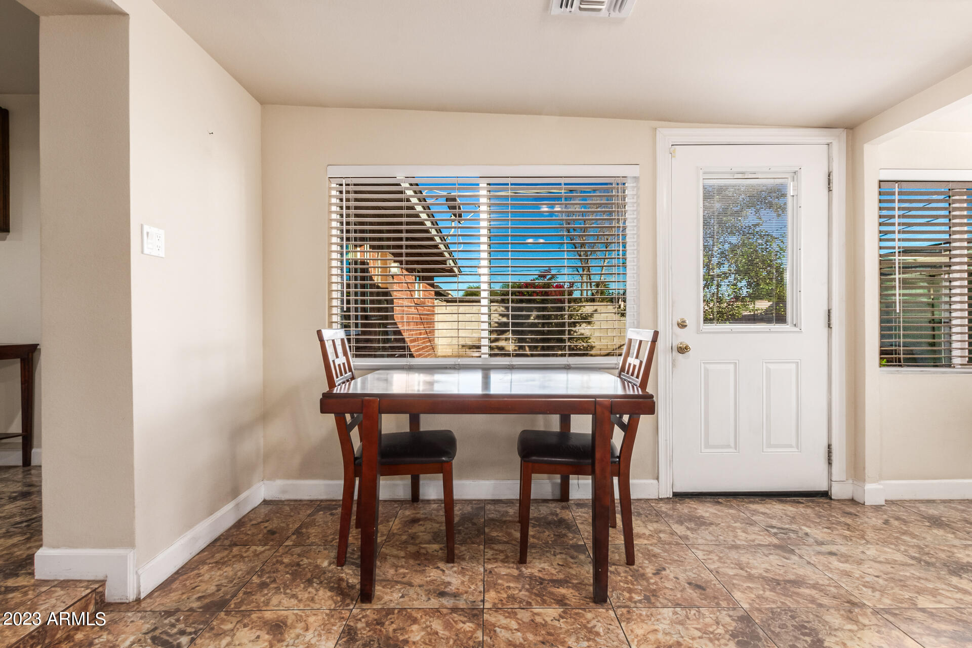 2321 West Osborn Road Phoenix, AZ 85015 - Photo 8 of 29 09 - Osborn