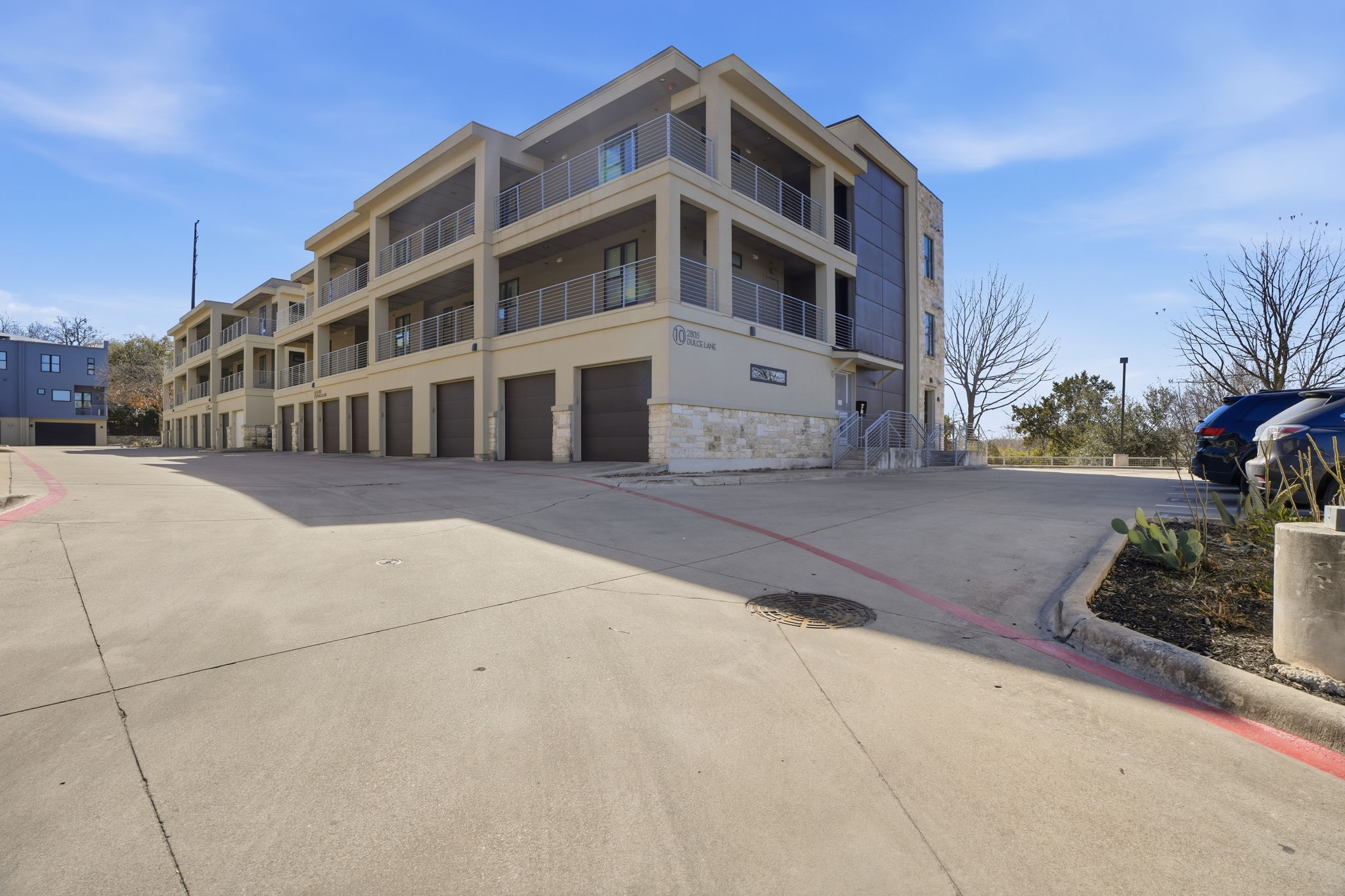 2805 Dulce Lane, Unit 1002 Austin, TX 78704 - Photo 21 of 23 View of apartment building / complex
