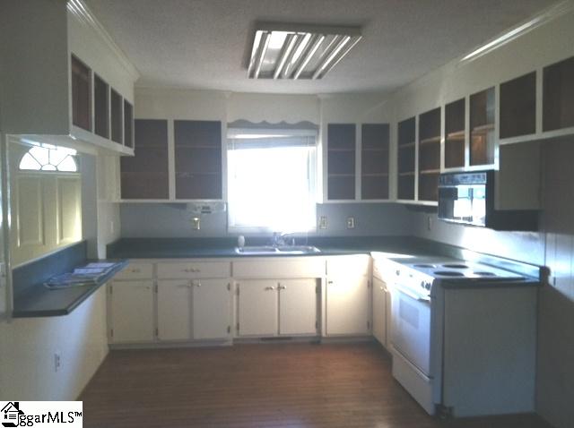 1102 Pope Field Road Easley, SC 29642 - Photo 3 of 9 Gallery Image 3
