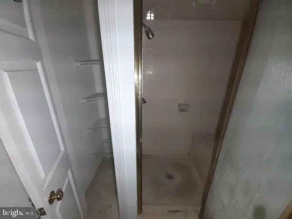 a view of utility room