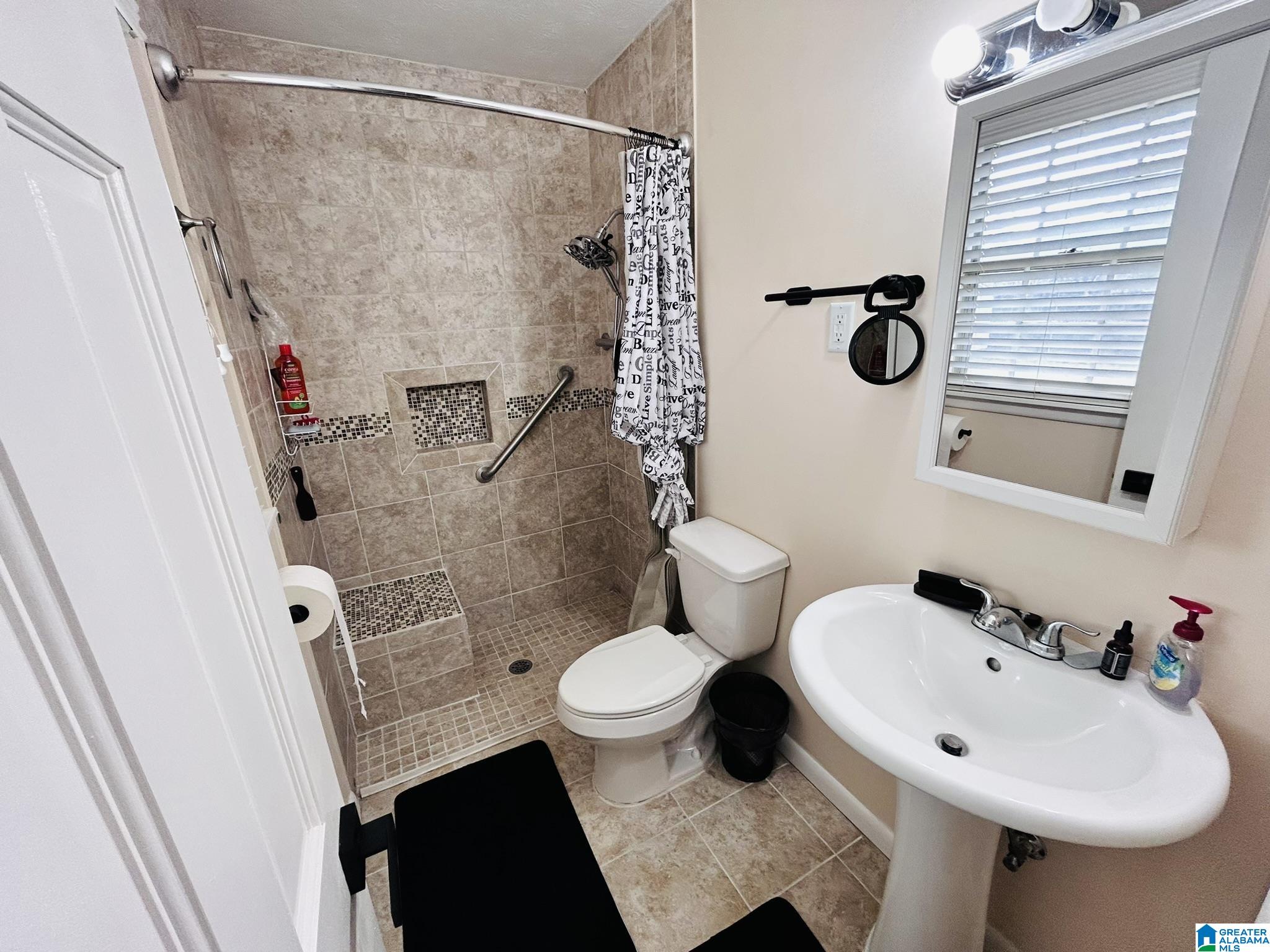 4136 Cloverdale Road Anniston, AL 36207 - Photo 9 of 21