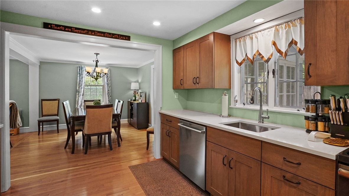 8 Seba Kent Road Pawtucket, RI 02861 - Photo 11 of 41 Gallery Image 11