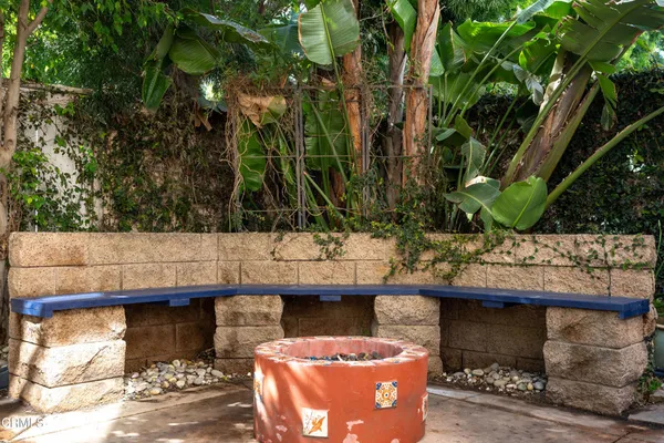 a view of house and outdoor space