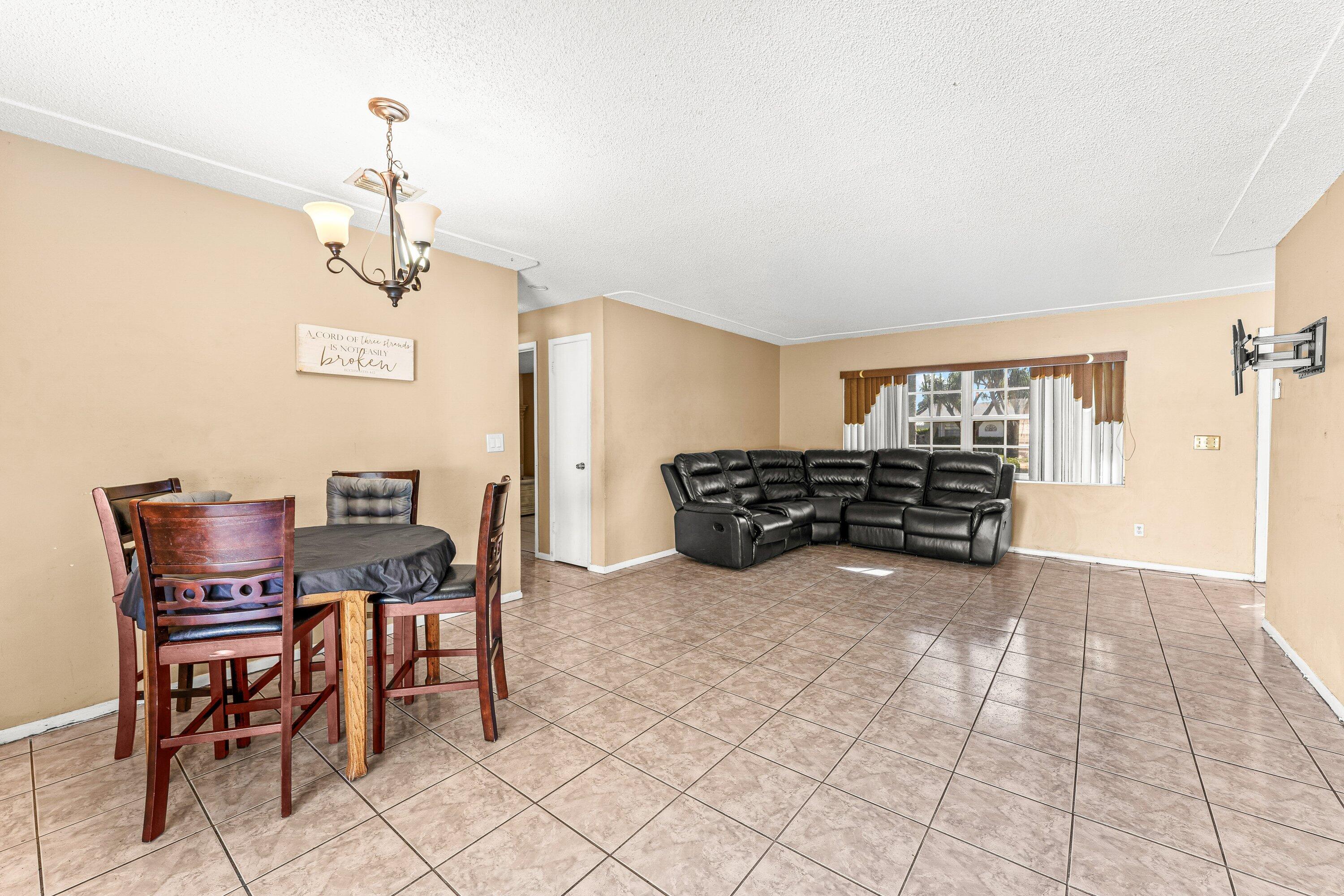 330 West 22nd Court Riviera Beach, FL 33404 - Photo 6 of 34 Living room