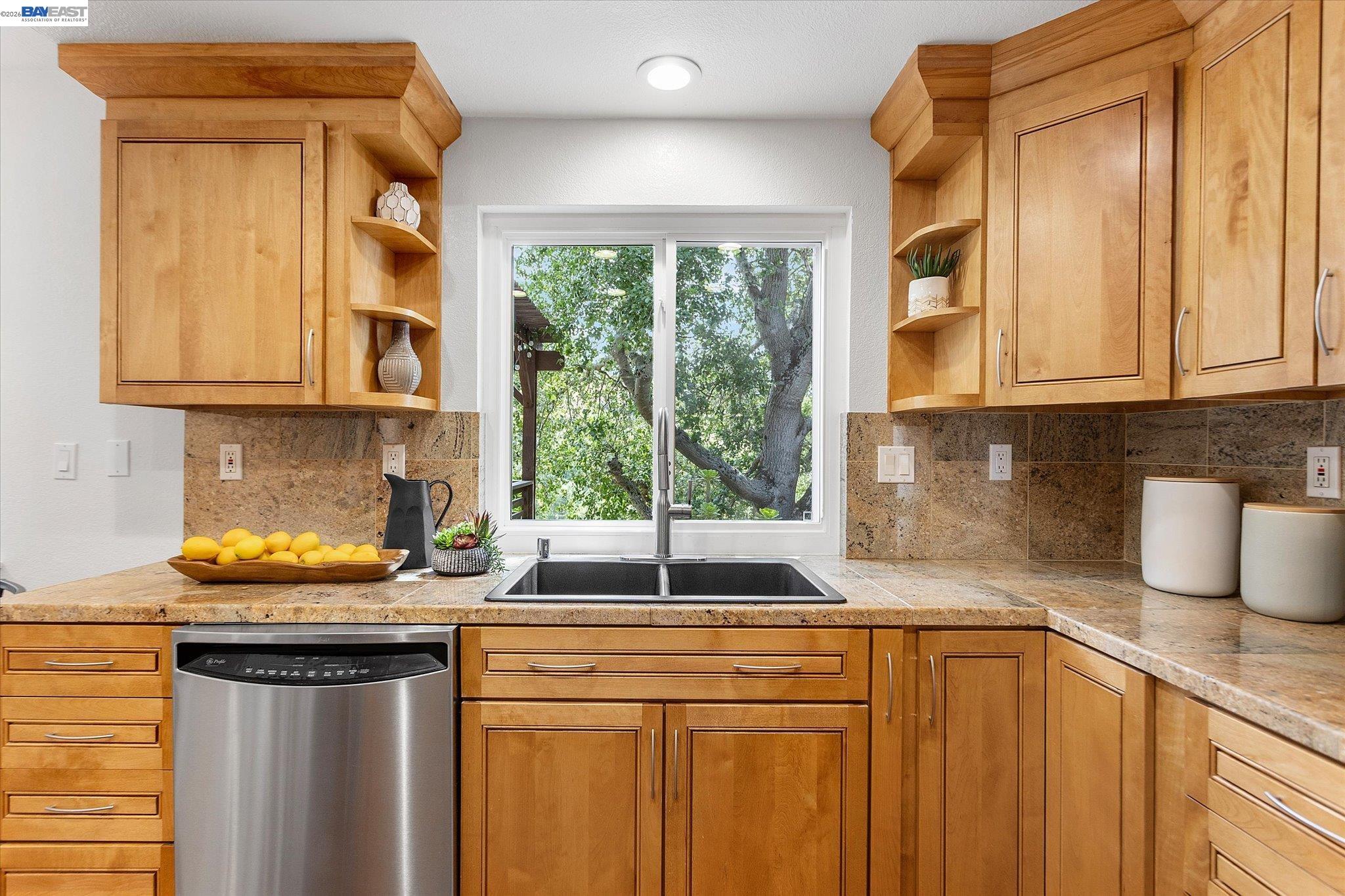 19252 Masterson Place Castro Valley, CA 94552 - Photo 21 of 99