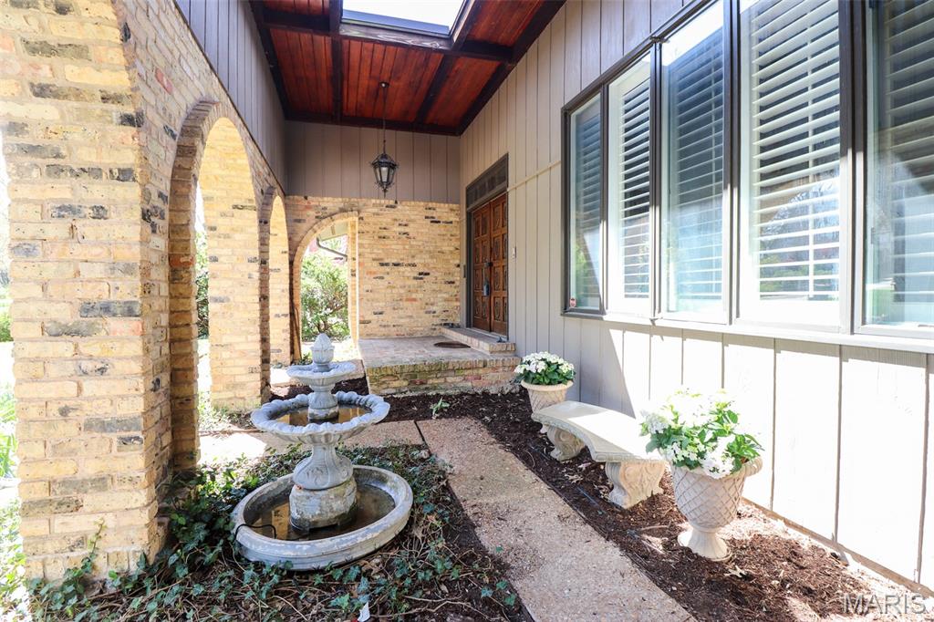 10 Kings Pond Road Glendale, MO 63122 - Photo 3 of 57