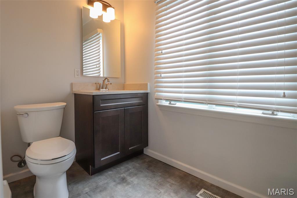 10 Kings Pond Road Glendale, MO 63122 - Photo 32 of 57