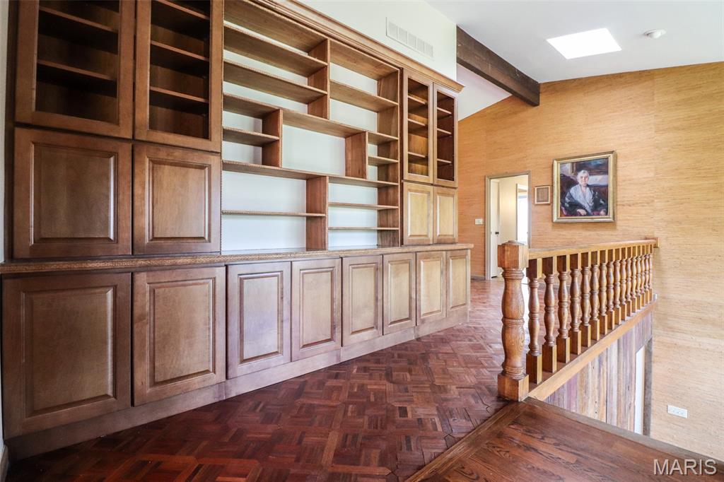 10 Kings Pond Road Glendale, MO 63122 - Photo 9 of 57