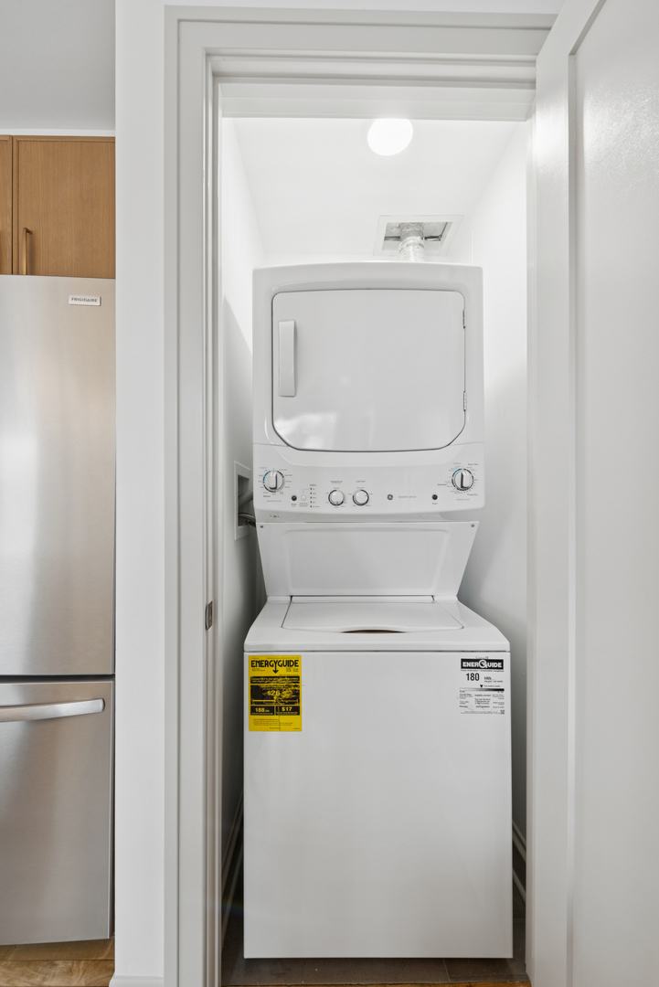 Undisclosed Address Evanston, IL 60202 - Photo 16 of 28