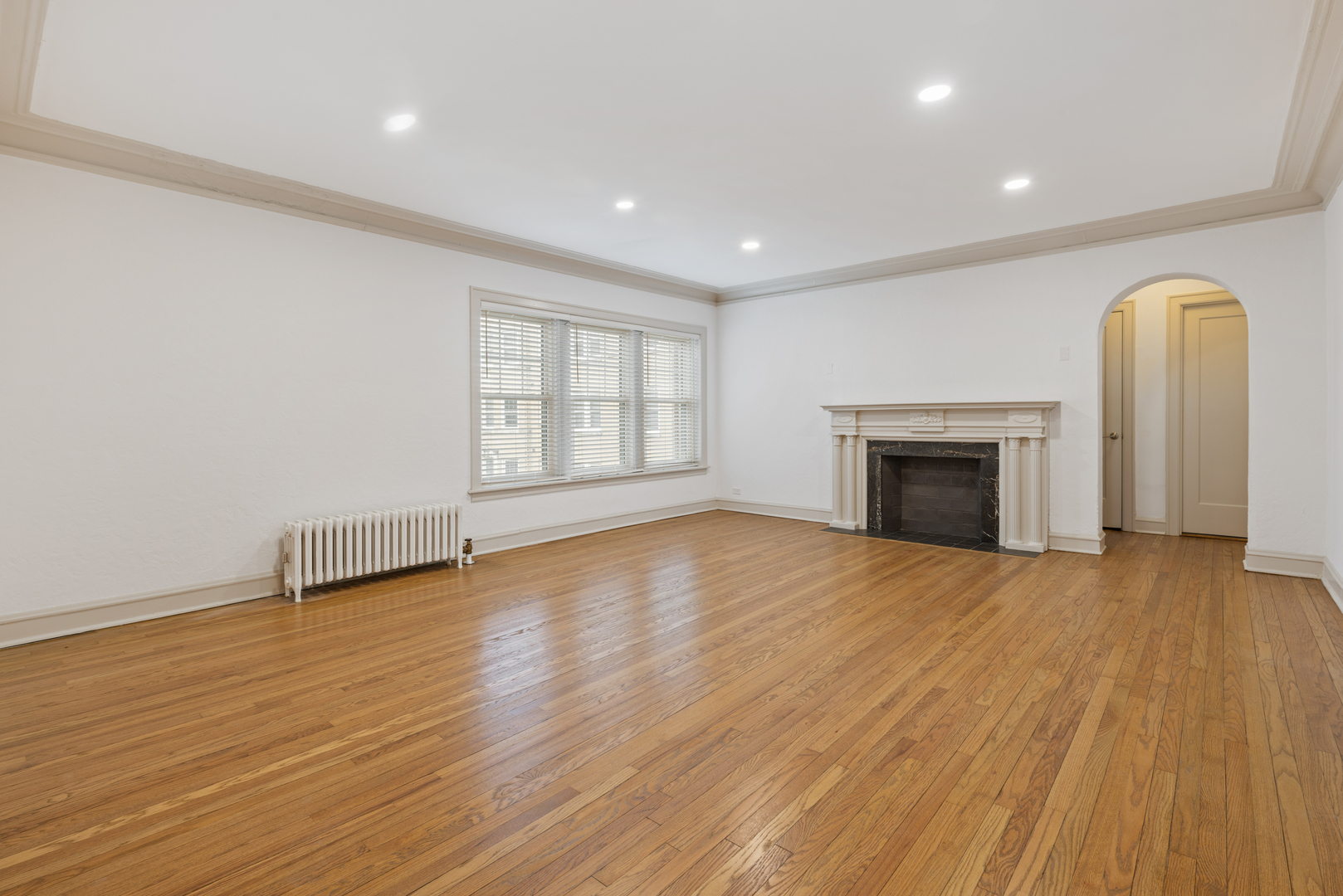 Undisclosed Address Evanston, IL 60202 - Photo 3 of 28