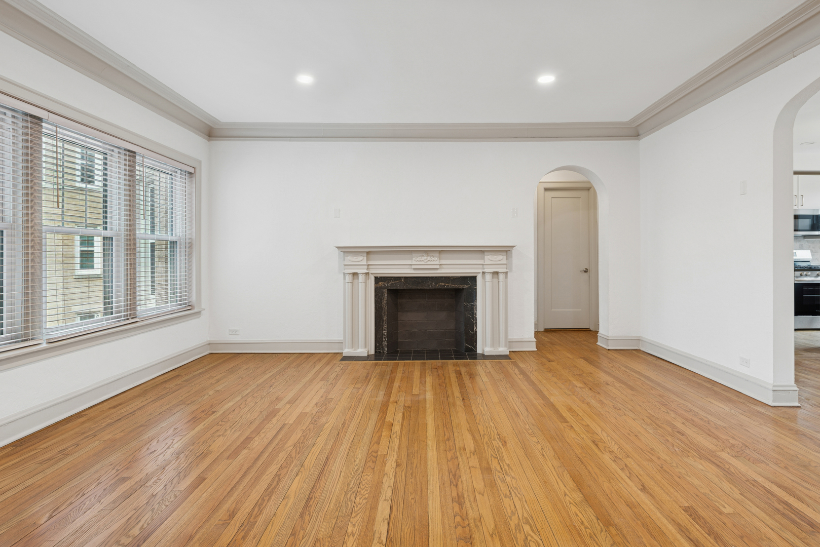 Undisclosed Address Evanston, IL 60202 - Photo 4 of 28