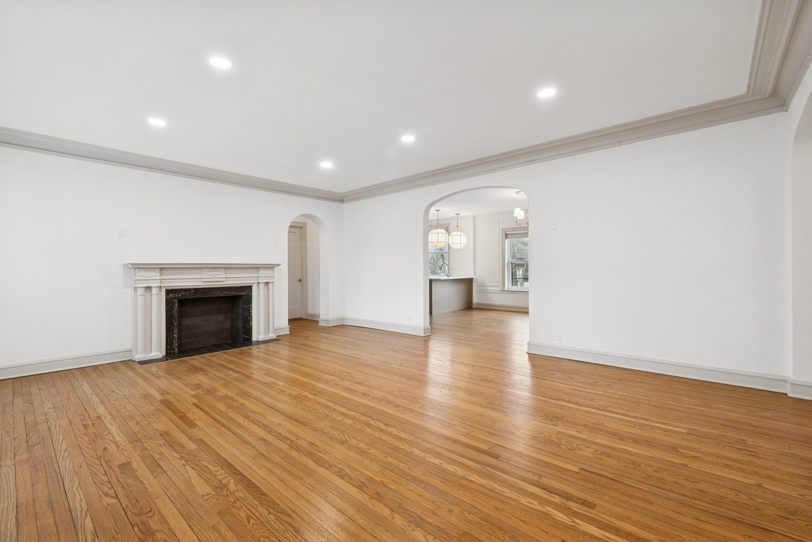 Undisclosed Address Evanston, IL 60202 - Photo 7 of 28