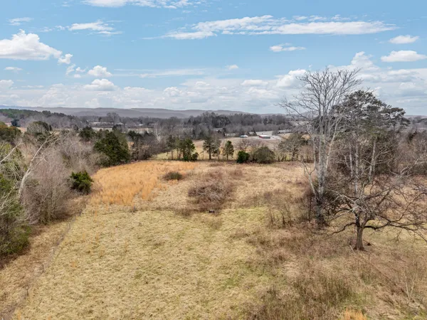 a view of a sky view