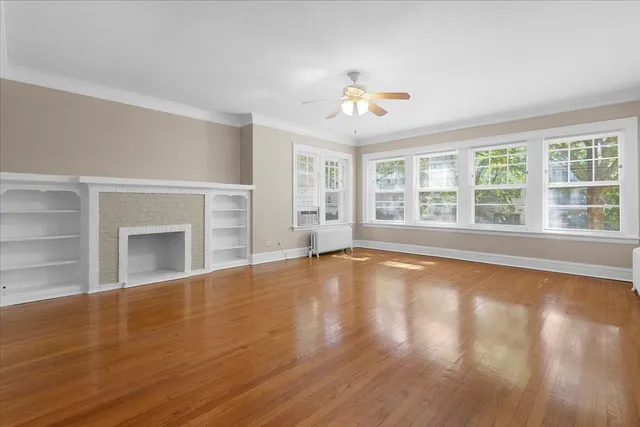 $2,195 | 811 Dobson Street, Unit 1E, Evanston, IL 60202