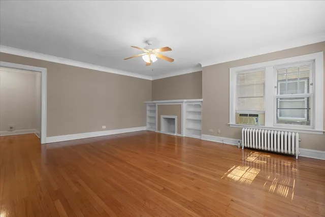 $2,195 | 811 Dobson Street, Unit 1E, Evanston, IL 60202