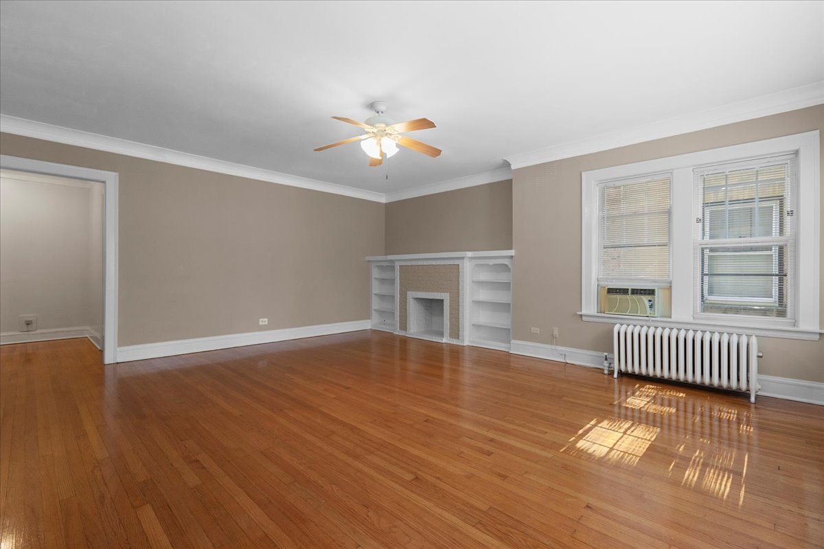 811 Dobson Street, Unit 1E Evanston, IL 60202 - Photo 3 of 16