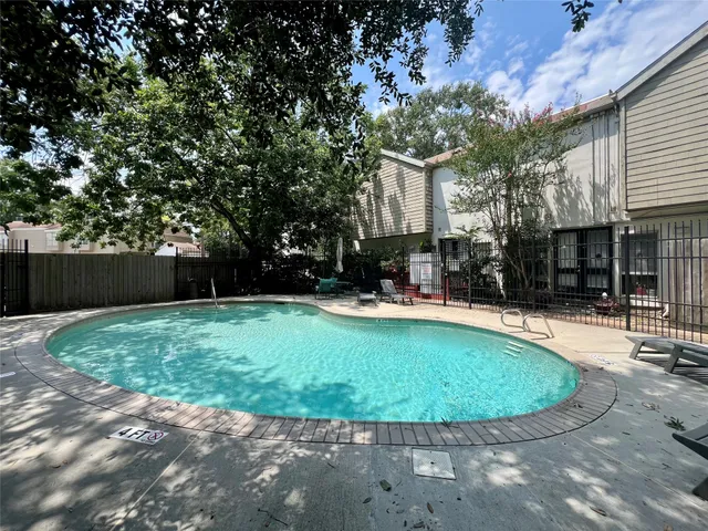 $1,250 | 2100 Tanglewilde Street, Unit 455, Houston, TX 77063