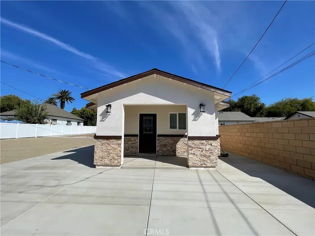 $2,400 | 215 West Nevada Street, Unit B, Ontario, CA 91762