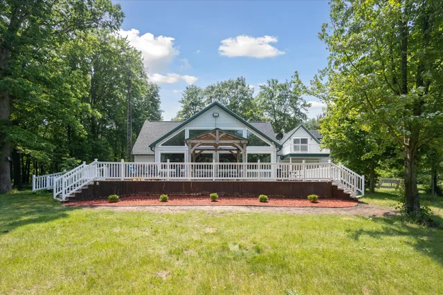 $795,000 | 30170 Beeson Street, Dowagiac, MI 49047