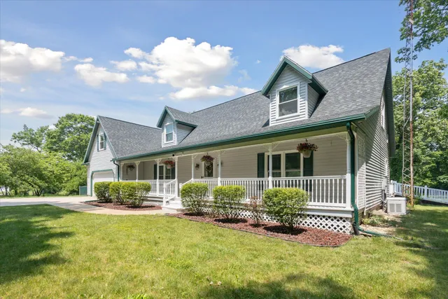 $795,000 | 30170 Beeson Street, Dowagiac, MI 49047