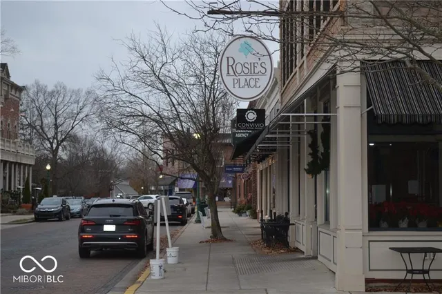 $3,100 | 916 Yorkshire Lane, Zionsville, IN 46077