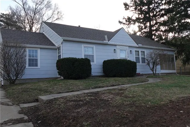 $229,000 | 4429 North Oak Trafficway, Kansas City, MO 64116