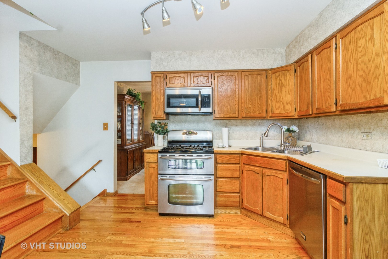 1551 Olive Road Homewood, IL 60430 - Photo 4 of 16