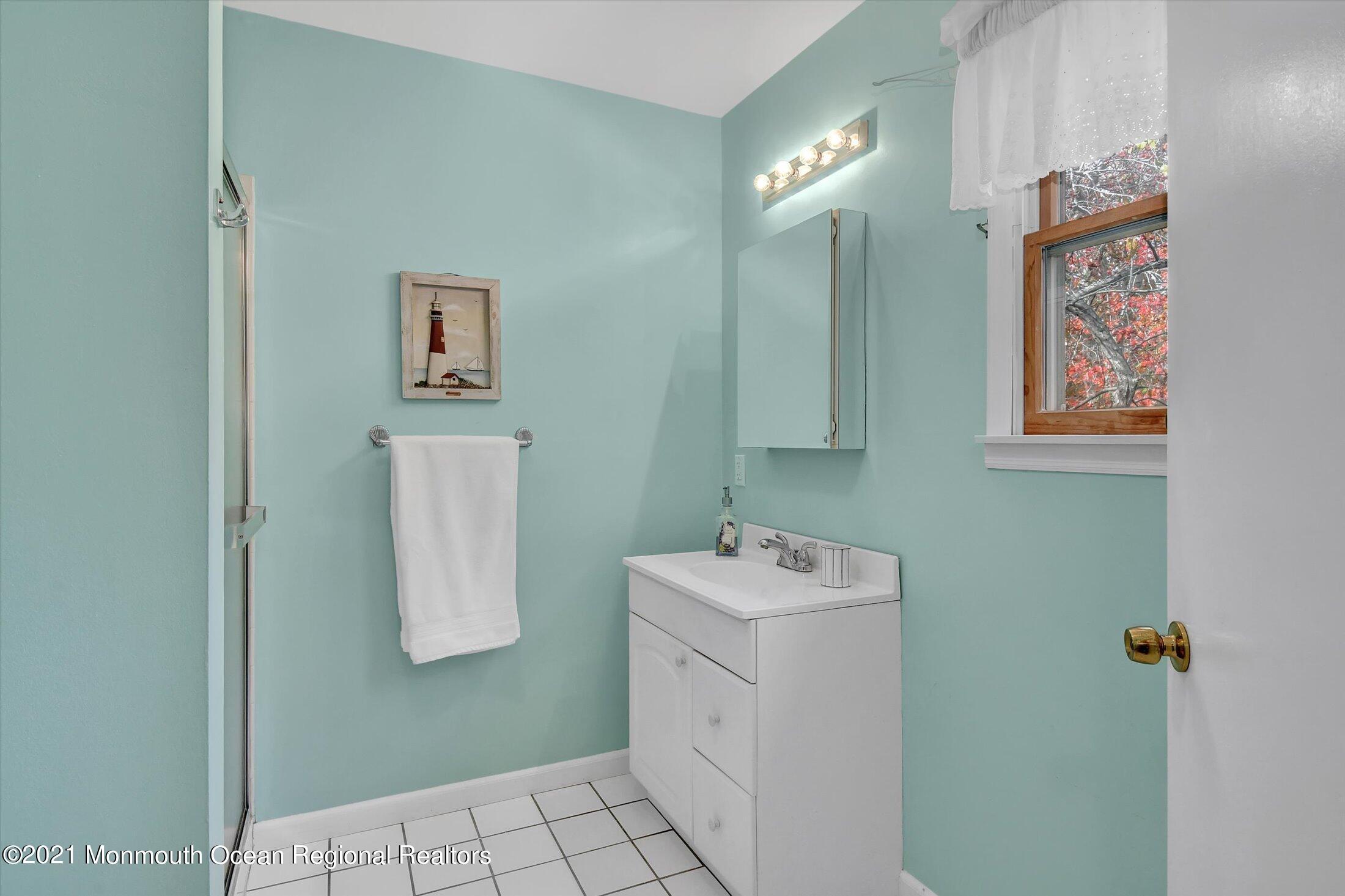 3 Comanche Drive Middletown, NJ 07716 - Photo 23 of 39 23-Bathroom