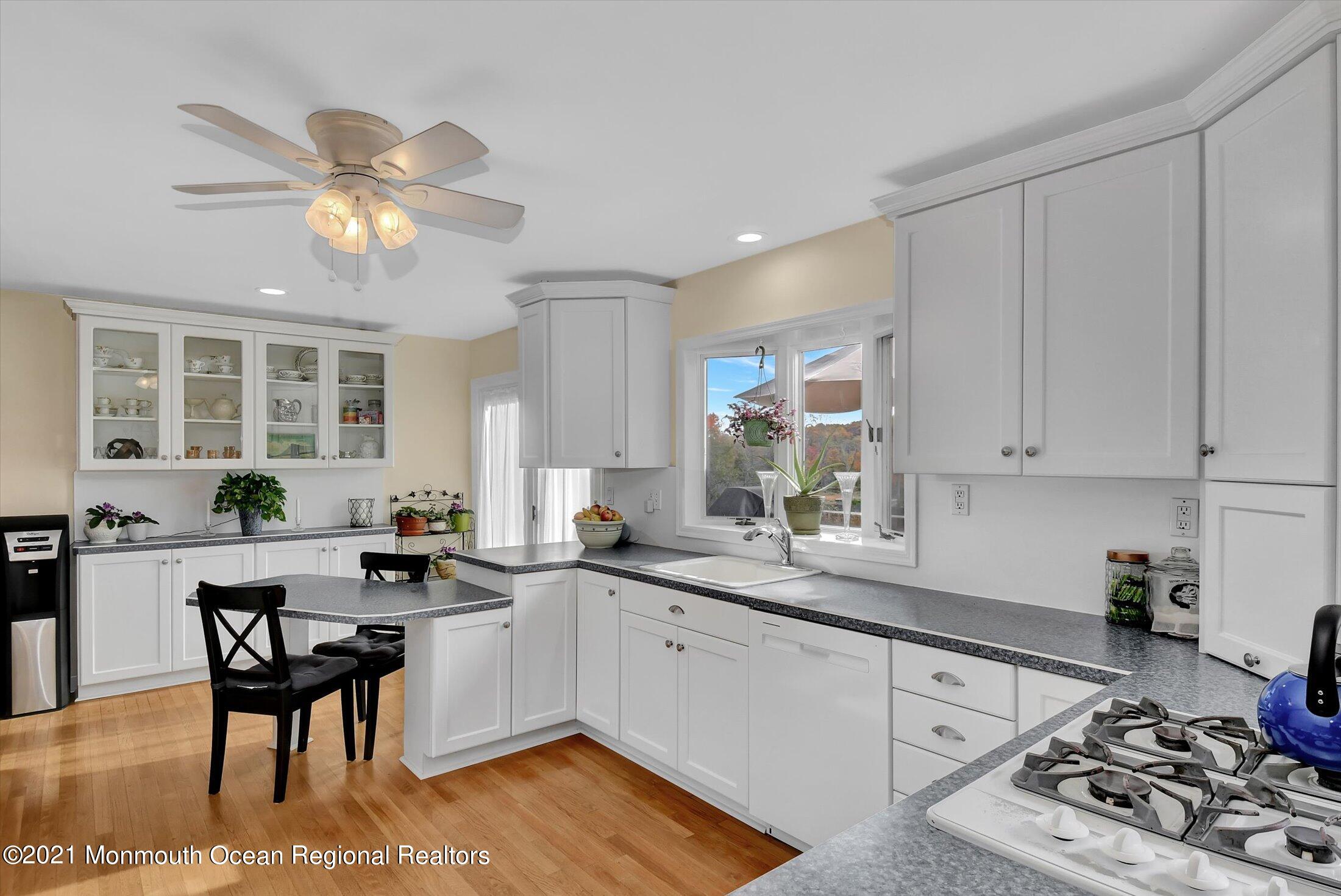 3 Comanche Drive Middletown, NJ 07716 - Photo 8 of 39 08-Kitchen