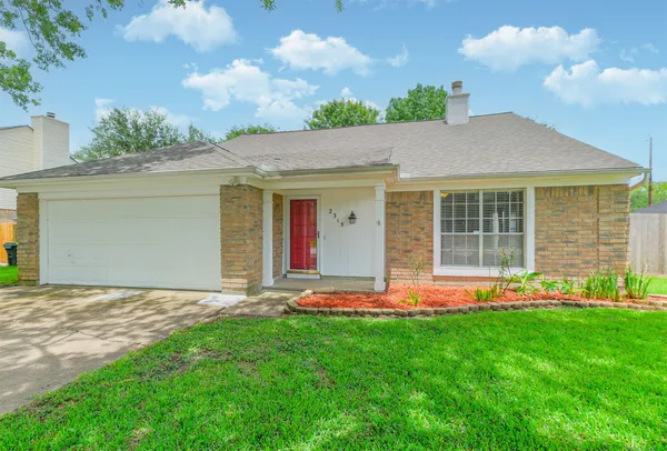 $2,350 | 2315 Cunningham Drive, Pearland, TX 77581