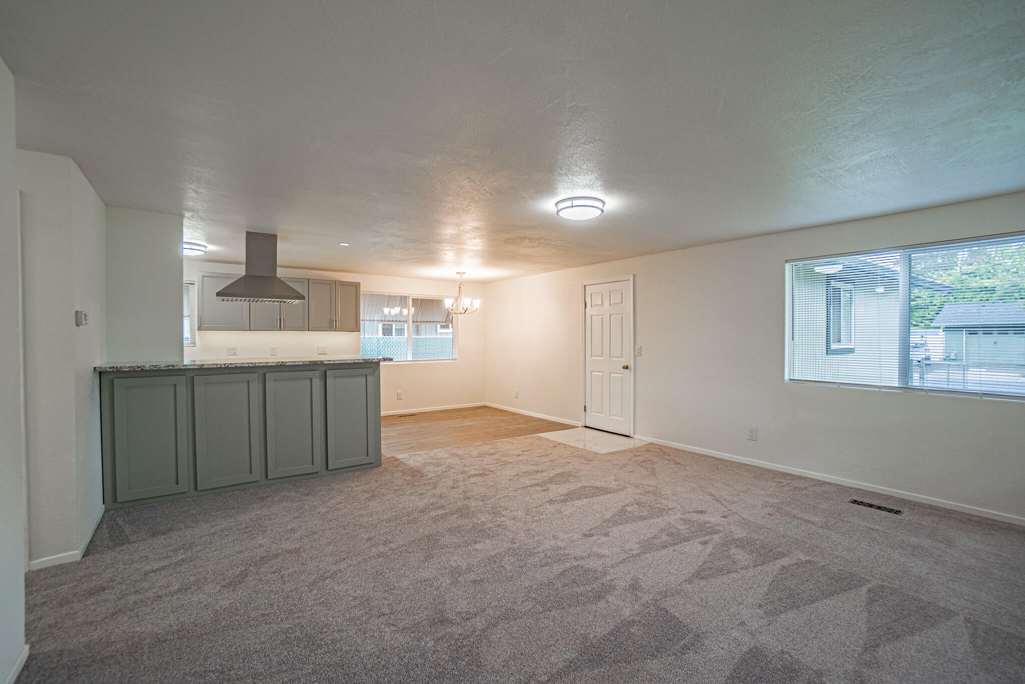 393 Elm Way Eagle Point, OR 97524 - Photo 5 of 24 5 Open Concept
