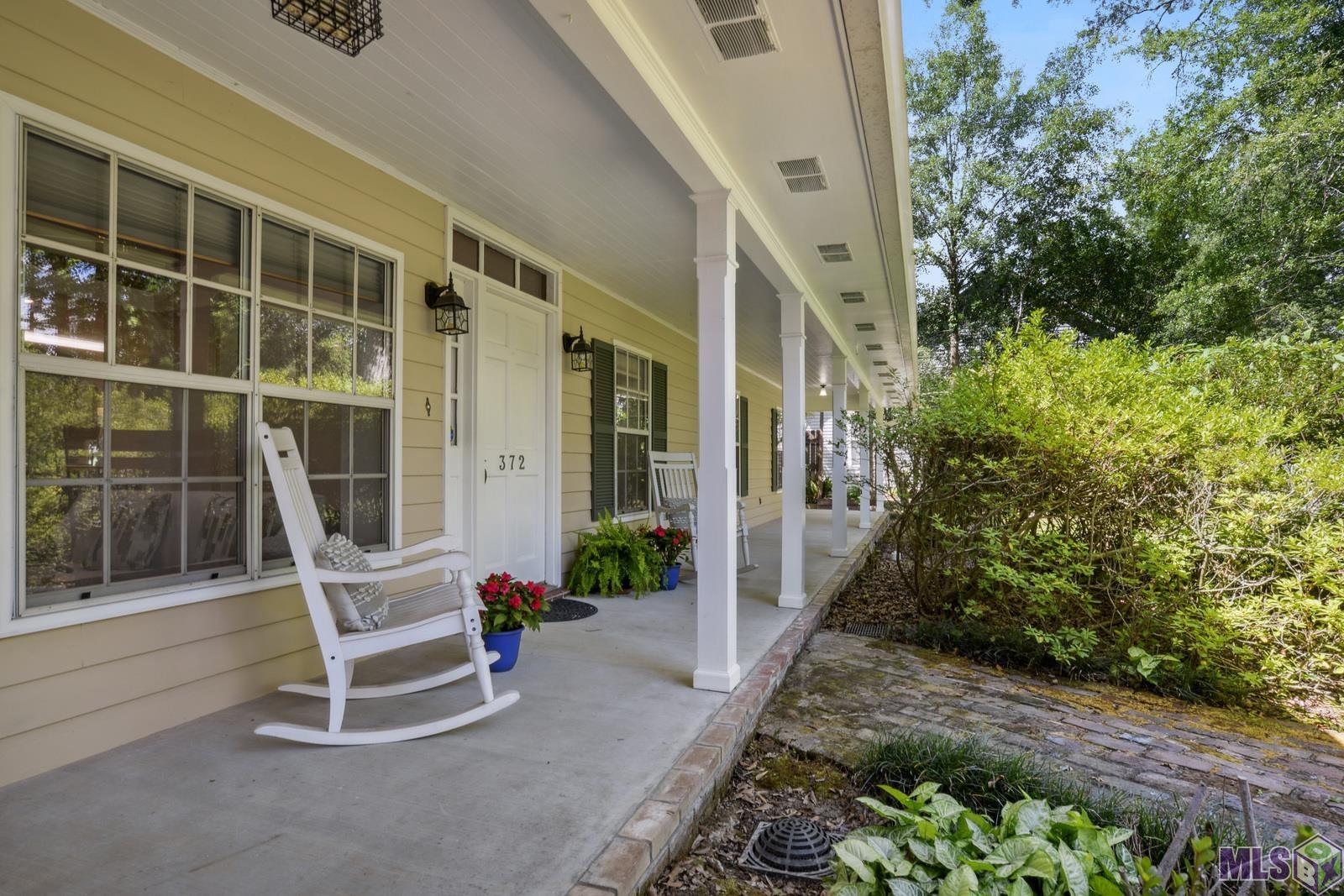 372 Rodney Drive Baton Rouge, LA 70808 - Photo 1 of 27