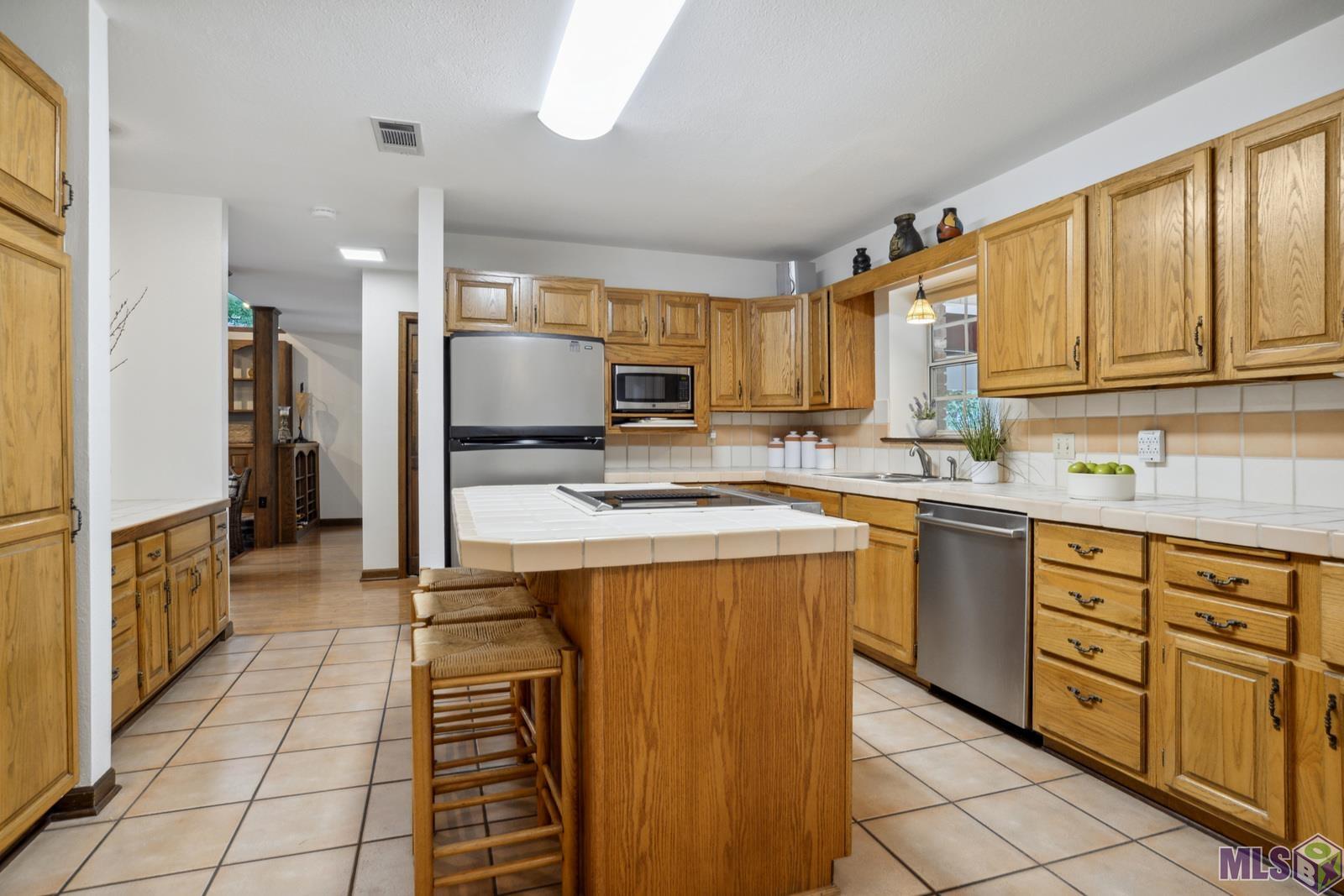 372 Rodney Drive Baton Rouge, LA 70808 - Photo 7 of 27