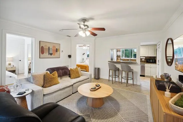 $3,800 | 49 Southeast 7th Avenue, Unit 1, Delray Beach, FL 33483