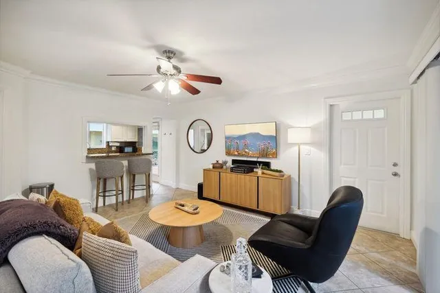 $3,800 | 49 Southeast 7th Avenue, Unit 1, Delray Beach, FL 33483