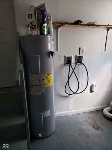 $109,900 | 2413 South Gharkey Street, Muncie, IN 47302